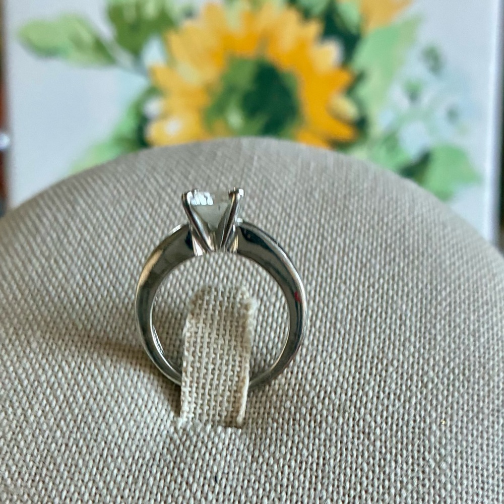 Chic Silver Solitaire Ring